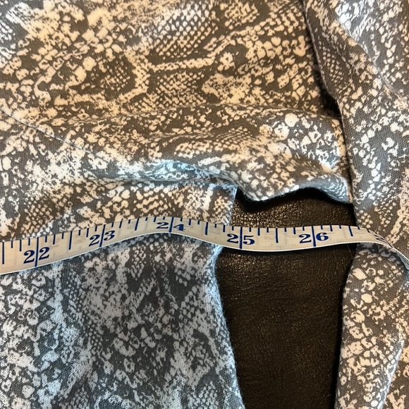 Chico’s mock-neck top size 4 (XXL) - Picture 8 of 9